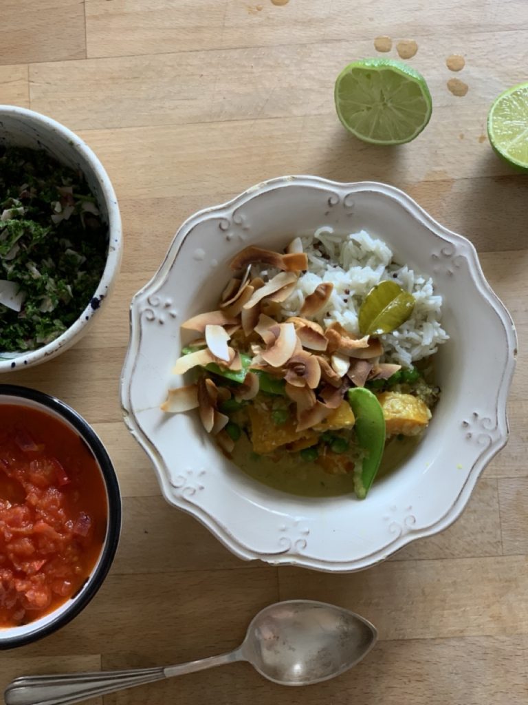Kiri Hodi with red & green sambal